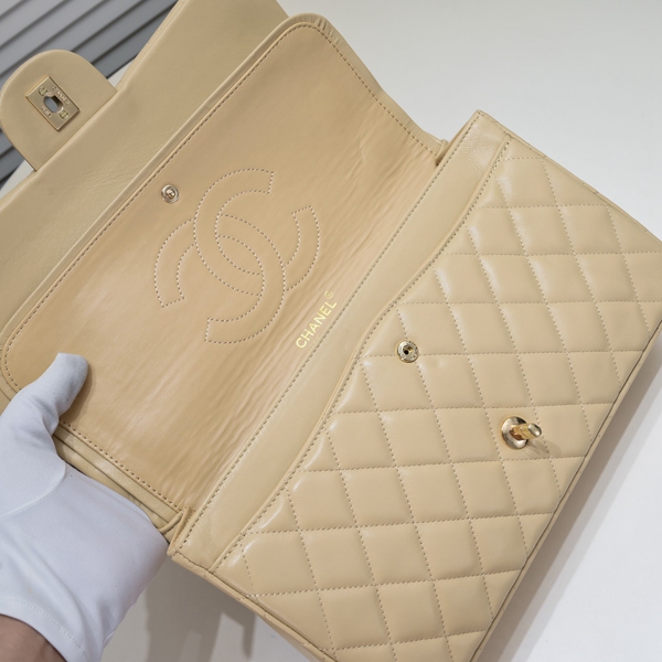 シャネルバッグ角部分ディテール